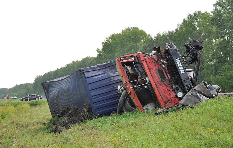 Новосибирец получил срок за гибель четырех пассажиров Автобус разбился на трассе м53 2.jpg